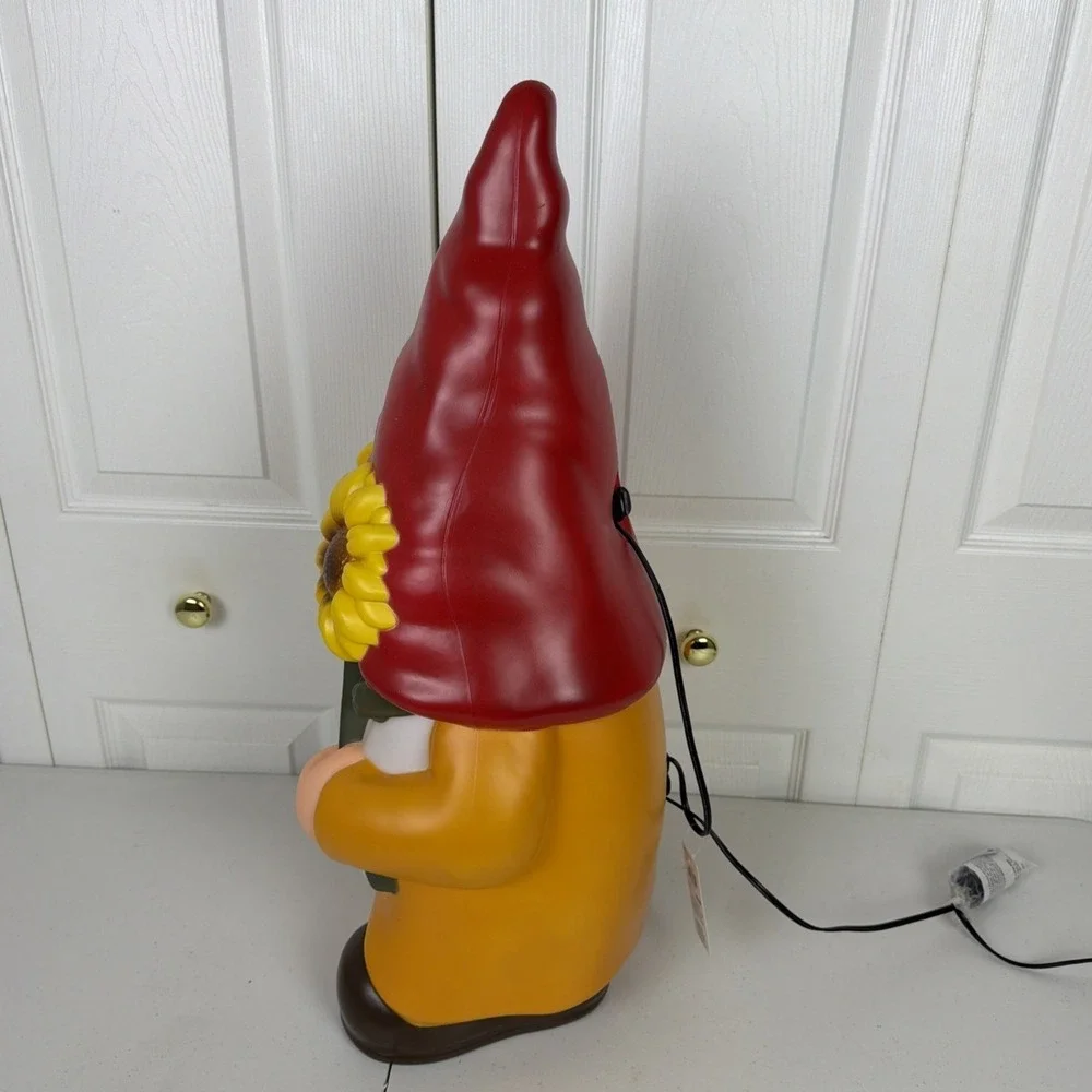 Blow Mold Gnome & Sunflowers Cracker Barrel 2025 Fall Autumn Harvest 24